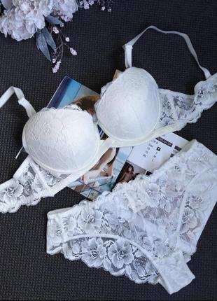 Шикарный ажурный комплект