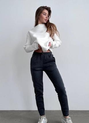 Спортивные женские штаны джоггеры черные однотонные на высокой посадке с карманами качественные, стильные базовые