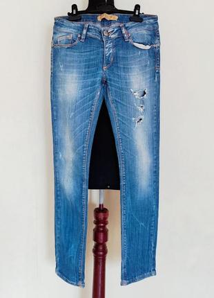 Итальянские зауженные джинсы с потертостями скинни rossodisera