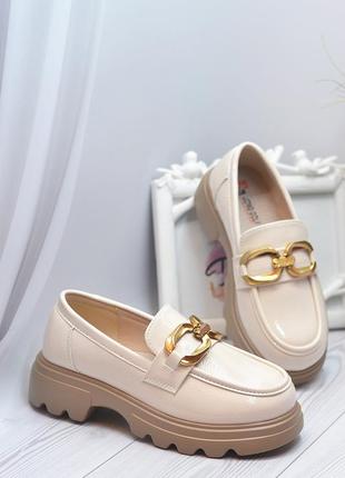 Стильні туфлі лофери жіночі для дівчат