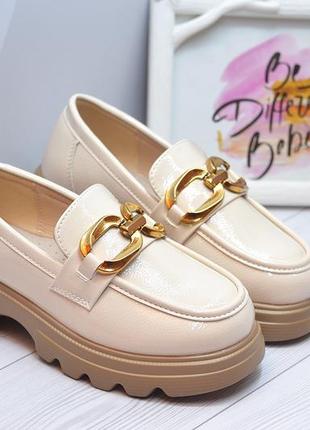 Стильні туфлі лофери жіночі для дівчат