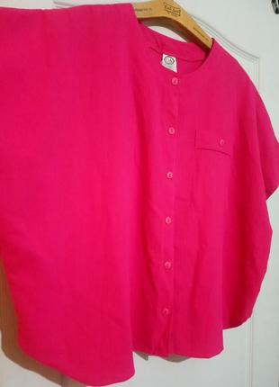 Яскрава рубашка на гарні форми 26-й розмір