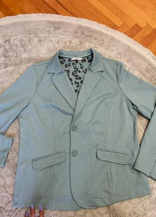 Світлий піджак cecil