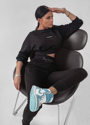 Костюм спортивный женский черный однотонный укороченный оверсайз свитшот на резинке брюки джоггеры на высокой посадке с карманами стильный качественный