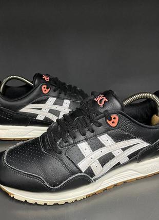 Кроссовки asics