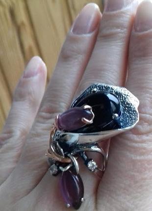 Серебряное кольцо с ониксом и фиолетовым улекситом якуб