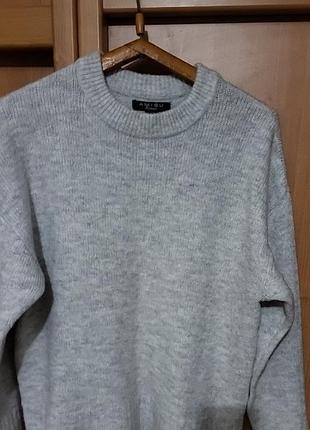 Свитер женский