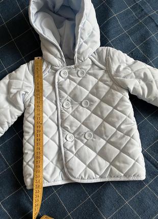 Легкая утепленная весенняя куртка для новорожденных с капишоном8 фото