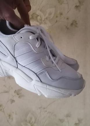 Кросiвки adidas yung 96