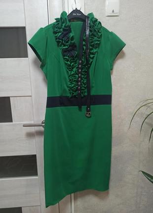 Красивое платье из жабо