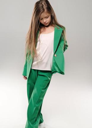 Костюм детский подростковый брючный для девочки однобортный пиджак брюки нарядный зеленый6 фото