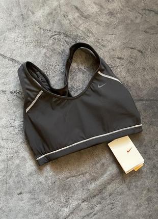 Топ nike determination bra