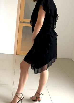 Легкое черное платье с рюшами2 фото