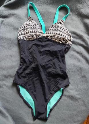 Новый купальник цельный