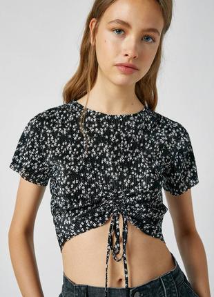 Гофре топ с завязками в цветочный принт pull and bear1 фото