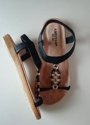 Сандалии вьетнамки с золотистой фурнитурой (amistar)