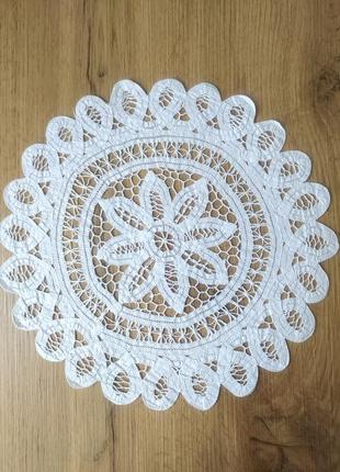 Лот из двух предметов. кружевные салфетки. салфетки.брюггское кружево.