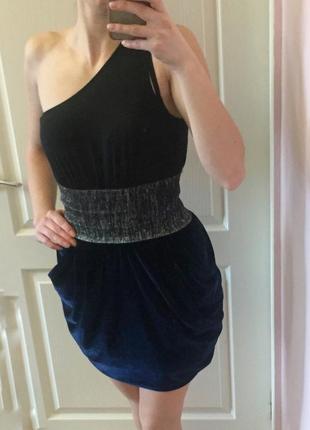 Платье zara, тюльпан, пояс резинка, синее с чёрным, на одно плечо, тренд2 фото