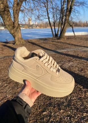 Кросівки жіночі бежеві замшеві nike air force 1