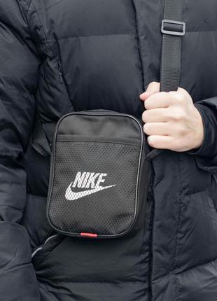 Маленькая городская сумка мессенджер мужская nike черная из ткани через плечо молодежная stk nk4 фото