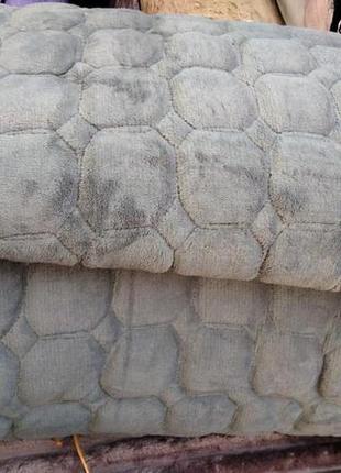 Покривало велюрове стьобане 200х220 з подушками