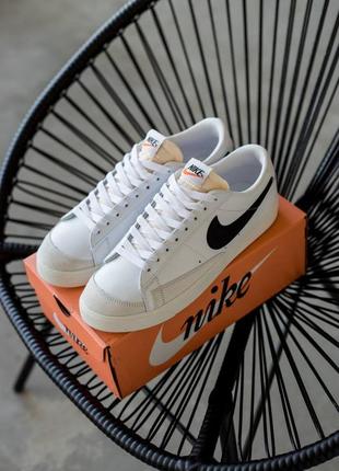 Кожаные демисезонные кроссовки кеды nike blazer. цвет белый с черным. унисекс