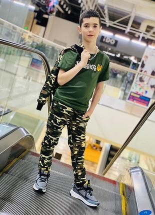 Спортивний костюм патріотичний8 фото