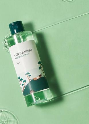 Заспокійливий тонер з екстрактом голок сосни round lab pine calming cica toner 250 ml