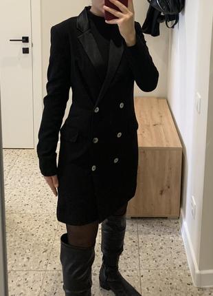 Чорна сукня-жакет bershka