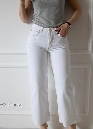 Белые джинсы с высокой посадкой от zara