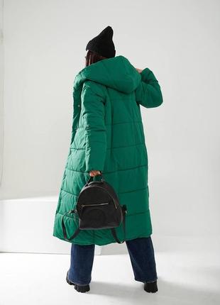 Стильне довге пальто стьобане жіноче а521 зелене трава зеленого кольору5 фото