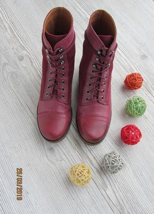 Кожаные ботинки -полу сапоги на шнуровке с вставками замши