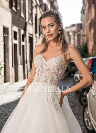 Шикарное свадебное платье, а-силует!