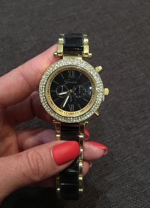 Жіночий годинник