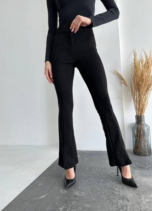 Женские замшевые брюки с разрезом черные белые серые клеш нарядные на весну5 фото