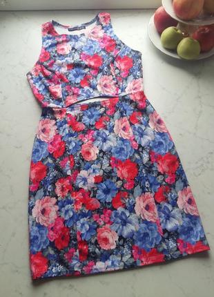 Яркое платье с вырезами на спине и животе atmosphere на 12-15 лет