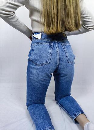 Голубые джинсы bershka