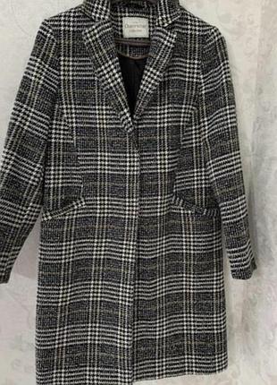 Стильное пальто в клетку