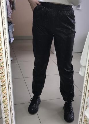Брюки из эко кожи