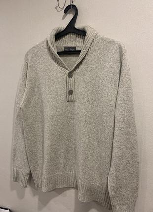 Симпатичный мужской свитер