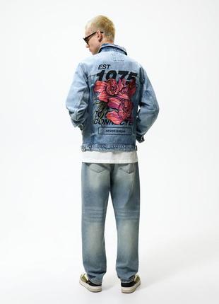 Куртка джинсовая zara с граффити принтом.4 фото