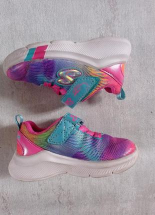 Кроссовки для девочки