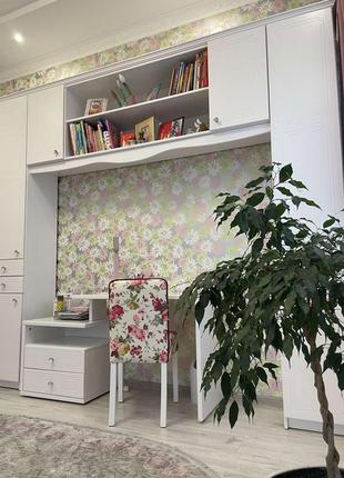 Шкаф, стол, антрисоль, полка для книг, мебель в детскую комнату