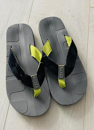 Трендовые мужские тапочки ion