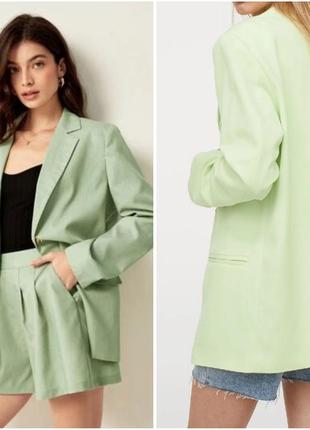 Женский пиджак в красивом цвете