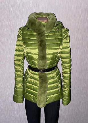Зимняя очень классная куртка р. s