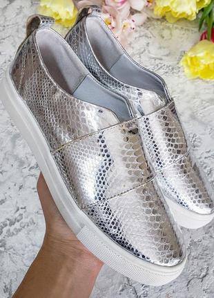 Ідеальні шкіряні  сліпони для ідеального family look матуся-донечка в наявності та під відшив💙💛🏆