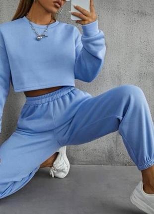 Костюм женский спортивный голубой однотонный качественный оверсайз укороченный свитшот брюки джоггеры на высокой посадке с карманами качественный стильный