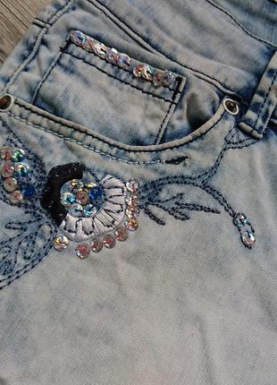 Женские джинсовые шорты варенки с вышивкой р.292 фото