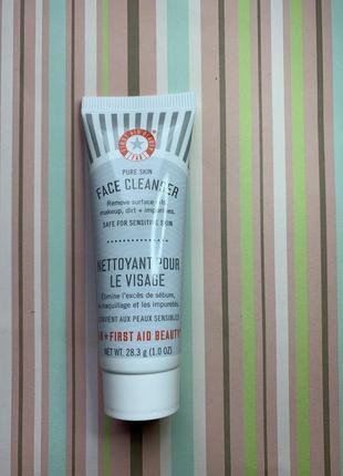 Гель для вмивання first aid beauty face cleanser